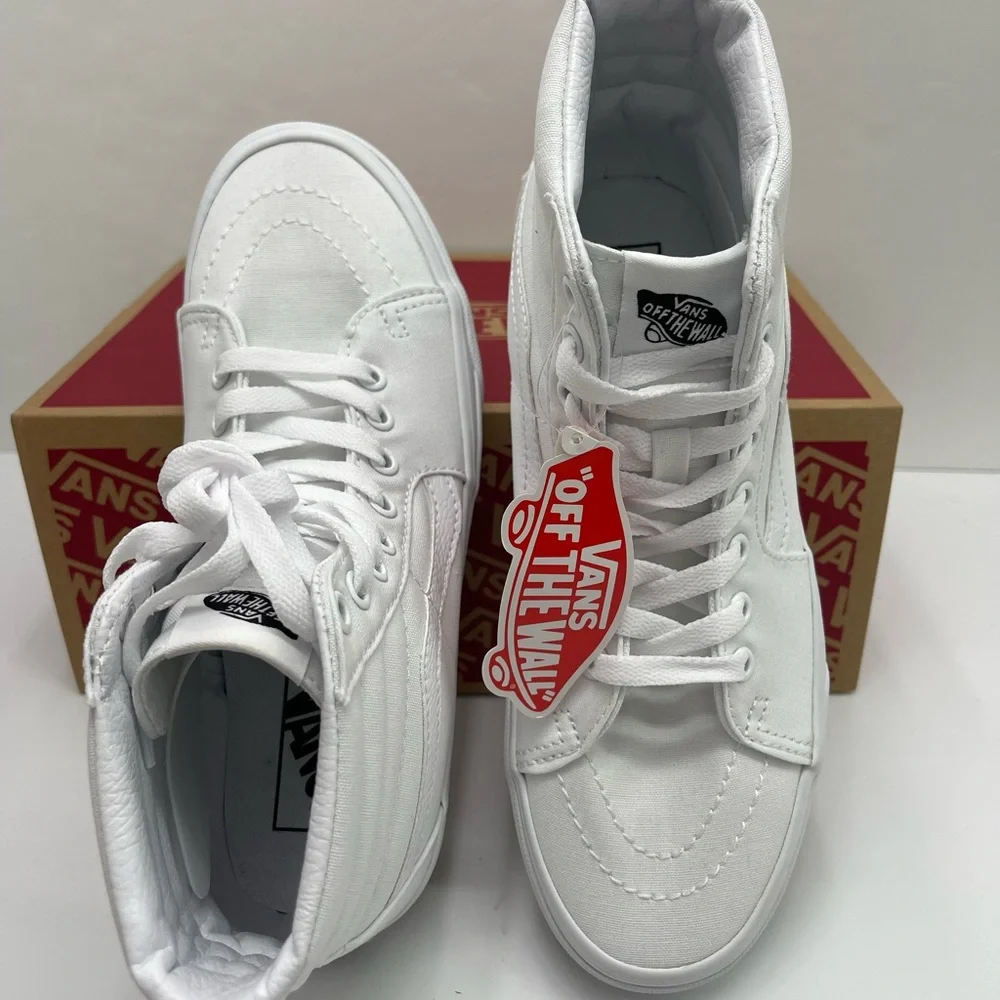Vans Men’s Sk8-Hi Sneakers
True White
VN000D5IW00
Lifestyle, Original Icon, Canv - Picture 12 of 16